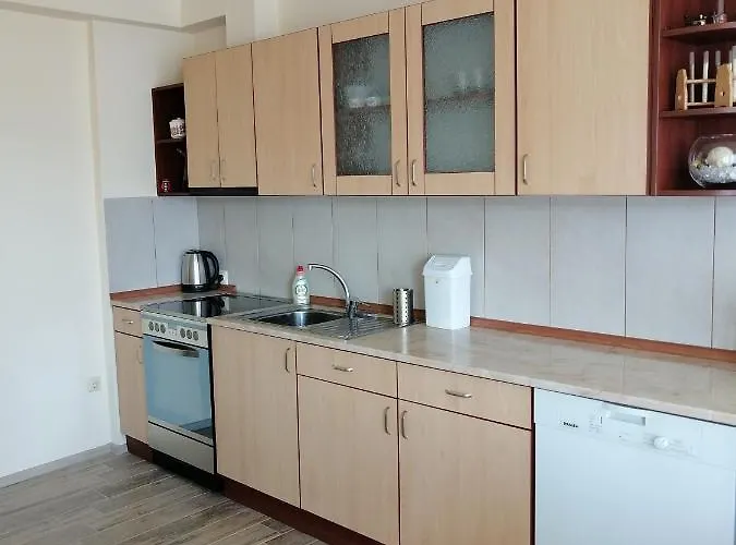 Апартаменты Yanakiev's